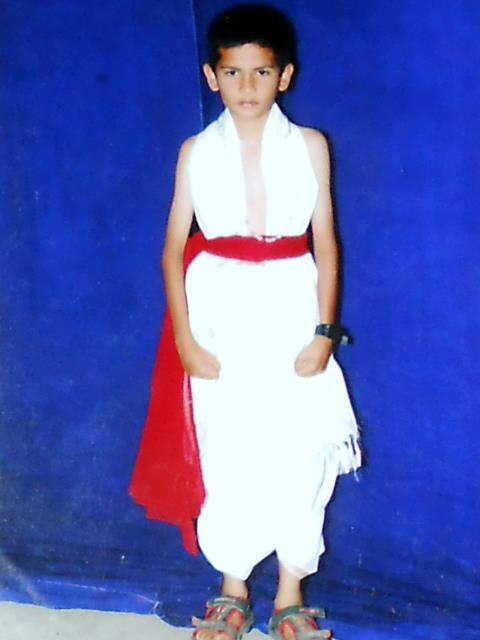 Child actor Pavan Kumar N R on Back stage in Tarasu Rangamandira, Chitradurga year 2005.
