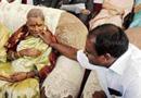 kumarswamy with mother